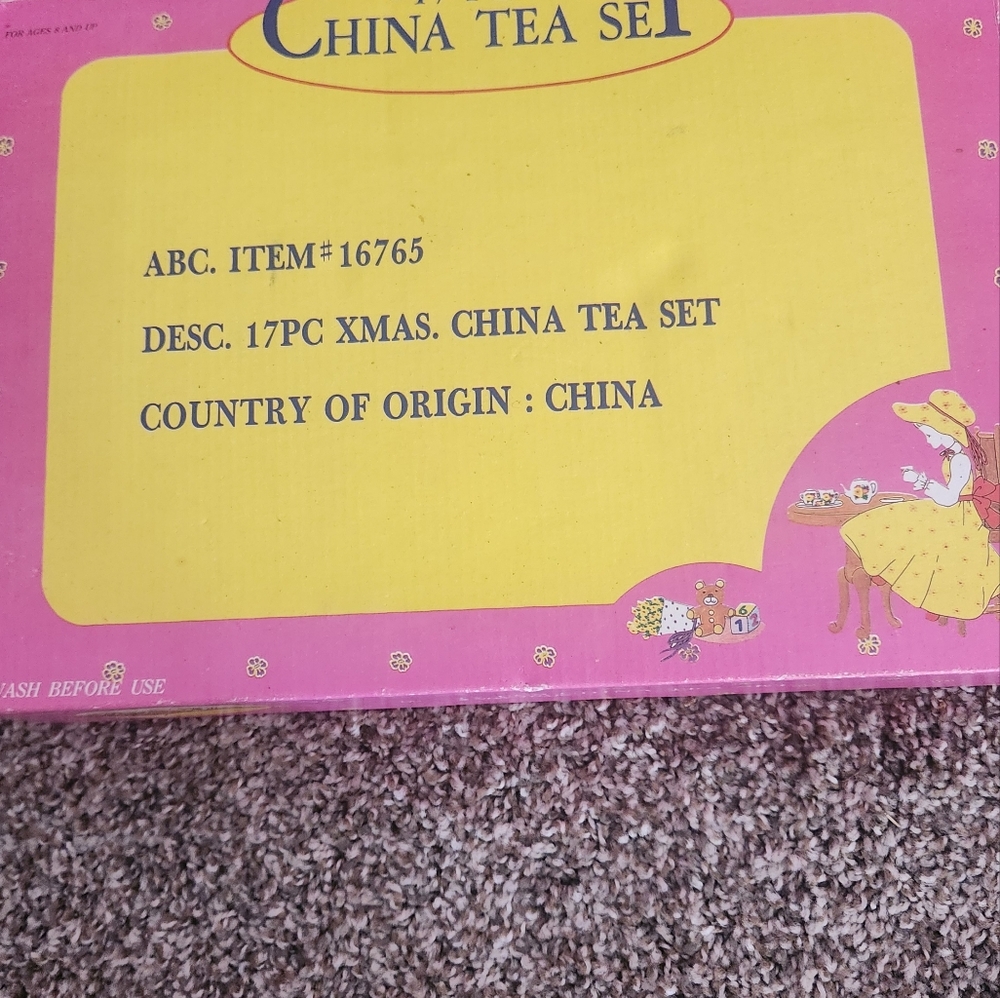 Christmas Tree Tea Set - Picture 5 of 5